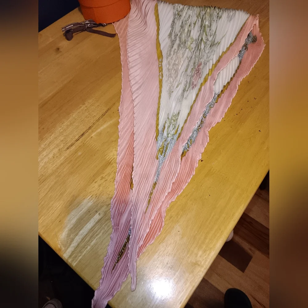 Hermes Floral Pleated Silk Scarf With Box - Picture 2 of 5